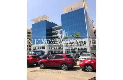 معرض - استوديو - 2 حمامات للايجار في جولدن جيت - شارع التسعين الجنوبي - التجمع الخامس - مدينة القاهرة الجديدة - القاهرة