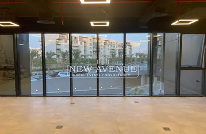 Office Space - Studio - 2 Bathrooms for rent in Hyde Park Business District Mall - South Teseen St. - The 5th Settlement - New Cairo City - Cairo