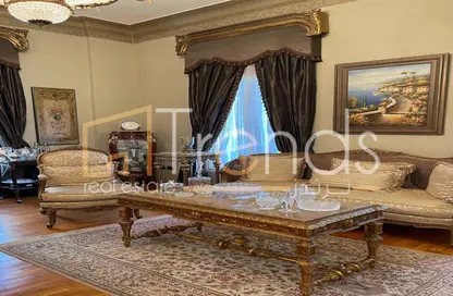 Apartment - 4 Bedrooms - 3 Bathrooms for sale in Doctor Yassin Abdel Ghaffar St. - Area C - Ganoob El Acadimia - New Cairo City - Cairo