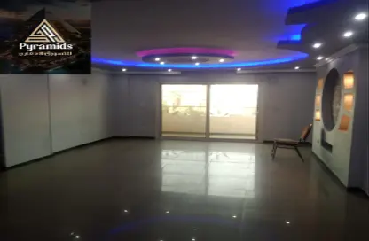 شقة - 3 غرف نوم - 2 حمامات للايجار في شارع جابر بن حيان - الدقي - الجيزة