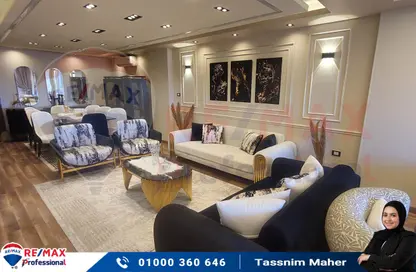 Apartment - 3 Bedrooms - 2 Bathrooms for sale in Abdel Salam Aref St. - Laurent - Hay Sharq - Alexandria