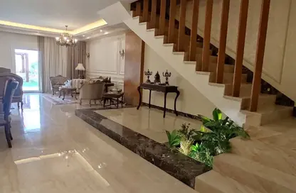 فيلا - 4 غرف نوم - 4 حمامات للبيع في رويال سيتي - كمبوندات الشيخ زايد - الشيخ زايد - الجيزة