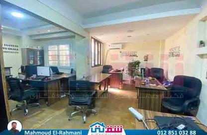 Apartment - 5 Bedrooms - 2 Bathrooms for rent in Al Ekbal St. - Laurent - Hay Sharq - Alexandria
