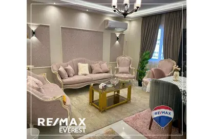 Apartment - 3 Bedrooms - 3 Bathrooms for rent in October Plaza - 6 October Compounds - 6 October City - Giza
