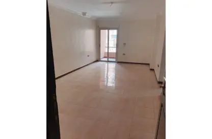 Apartment - 3 Bedrooms - 2 Bathrooms for rent in Zahraa Al Maadi Tunnel - Degla - Hay El Maadi - Cairo