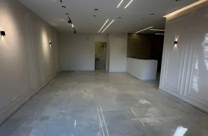 Apartment - 3 Bedrooms - 3 Bathrooms for sale in 8th District - Sheikh Zayed City - Giza