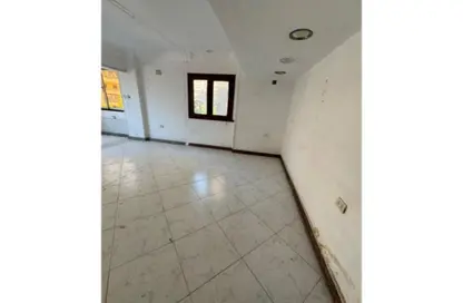 Apartment - 2 Bedrooms - 2 Bathrooms for rent in Al Sayeda Khadija St. - Al Hadiqah Al Dawliyah - 7th District - Nasr City - Cairo