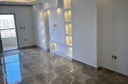 Apartment - 3 Bedrooms - 2 Bathrooms for rent in 50th Street - Zahraa El Maadi - Hay El Maadi - Cairo