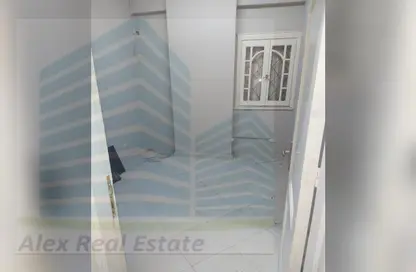 Office Space - Studio - 1 Bathroom for rent in Smouha Square - Smouha - Hay Sharq - Alexandria