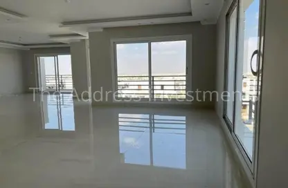 Apartment - 2 Bedrooms - 2 Bathrooms for sale in Mountain View iCity - 5th Settlement Compounds - The 5th Settlement - New Cairo City - Cairo