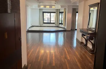 شقة - 3 غرف نوم - 3 حمامات للايجار في مصر الجديدة - القاهرة