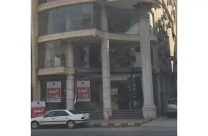 محل - استوديو - 4 حمامات للبيع في شارع فؤاد عبد اللطيف رمضان - المهندسين - الجيزة