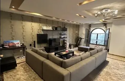 Apartment - 3 Bedrooms - 3 Bathrooms for sale in Al Narges - New Cairo City - Cairo