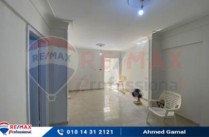 Apartment - 2 Bedrooms - 1 Bathroom for sale in Hafez Ibrahim St. - Waboor Elmayah - Hay Wasat - Alexandria