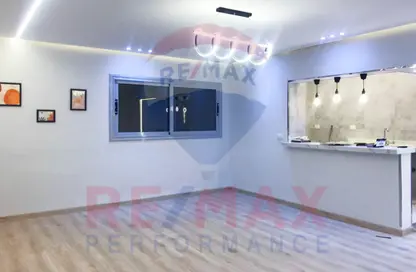 شقة - 3 غرف نوم - 2 حمامات للبيع في شارع ابو العرب - ميامي - حي اول المنتزة - الاسكندرية