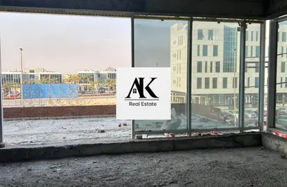 طابق كامل - استوديو - 8 حمامات للبيع في شارع مجمع البنوك - شارع التسعين الجنوبي - التجمع الخامس - مدينة القاهرة الجديدة - القاهرة