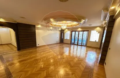 Apartment - 3 Bedrooms - 2 Bathrooms for sale in Al Ekbal St. - Laurent - Hay Sharq - Alexandria