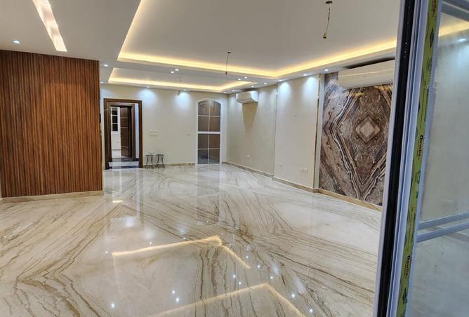 8381027 - Property Image 2