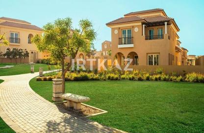 Villa - 7+ Bedrooms - 7+ Bathrooms for sale in Hyde Park - 5th Settlement Compounds - The 5th Settlement - New Cairo City - Cairo