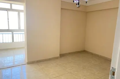 Apartment - 3 Bedrooms - 1 Bathroom for sale in Smouha - Hay Sharq - Alexandria