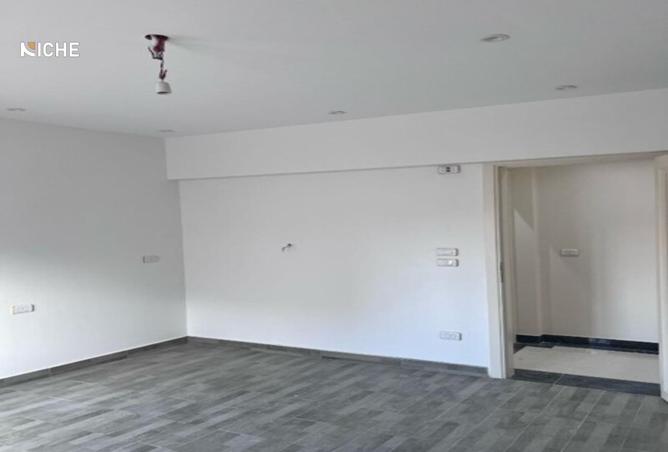 8073607 - Property Image 2