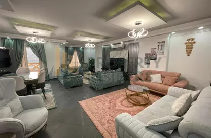 شقة - 3 غرف نوم - 3 حمامات للبيع في شارع خان يونس - المهندسين - الجيزة