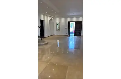 Villa - 5 Bedrooms - 7+ Bathrooms for sale in Royal City - Sheikh Zayed Compounds - Sheikh Zayed City - Giza