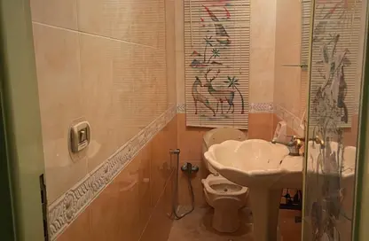 Apartment - 3 Bedrooms - 2 Bathrooms for sale in Ahmed Tayseer St. - Ard El Golf - Heliopolis - Masr El Gedida - Cairo