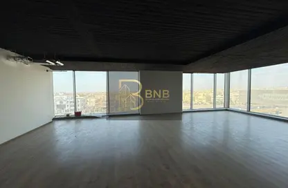 مساحات مكتبية - استوديو - 2 حمامات للايجار في شارع التسعين الشمالي - التجمع الخامس - مدينة القاهرة الجديدة - القاهرة