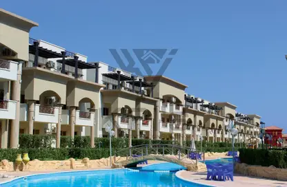 Chalet - 2 Bedrooms - 2 Bathrooms for sale in Red Carpet - Al Ain Al Sokhna - Suez
