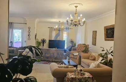Apartment - 3 Bedrooms - 3 Bathrooms for sale in Doctor Yassin Abdel Ghaffar St. - Area C - Ganoob El Acadimia - New Cairo City - Cairo