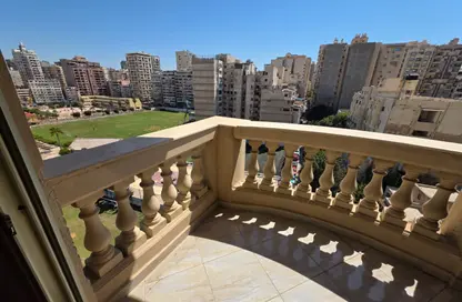شقة - 3 غرف نوم - 2 حمامات للبيع في لوران - حي شرق - الاسكندرية