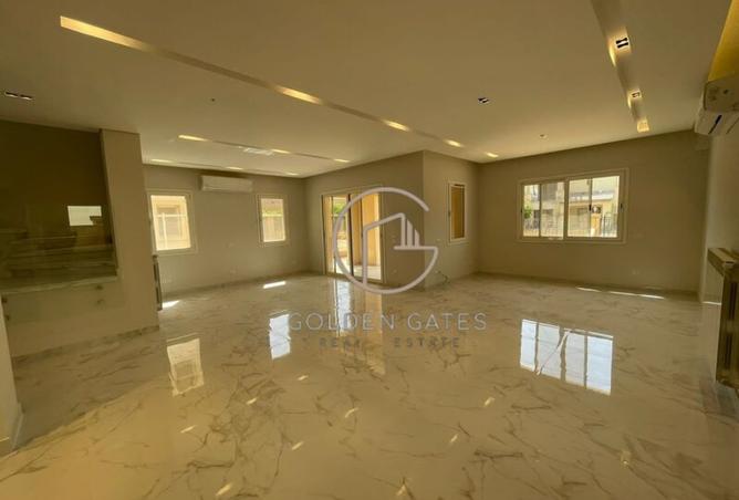8069100 - Property Image 2