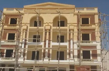 Apartment - 5 Bedrooms - 3 Bathrooms for sale in Bait Alwatan - The 5th Settlement - New Cairo City - Cairo