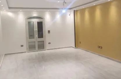 Apartment - 3 Bedrooms - 2 Bathrooms for rent in 16th District - Sheikh Zayed City - Giza