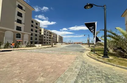 Apartment - 3 Bedrooms - 3 Bathrooms for rent in Village West - Sheikh Zayed Compounds - Sheikh Zayed City - Giza