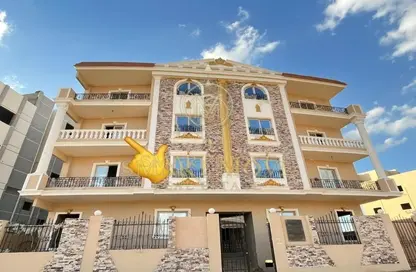 Apartment - 3 Bedrooms - 2 Bathrooms for sale in New Narges - New Cairo City - Cairo