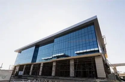 Retail - Studio - 3 Bathrooms for sale in Golden Gate - South Teseen St. - The 5th Settlement - New Cairo City - Cairo