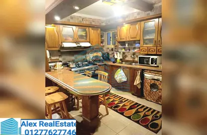 Apartment - 3 Bedrooms - 1 Bathroom for rent in Khalil Mutran St. - Saba Basha - Hay Sharq - Alexandria