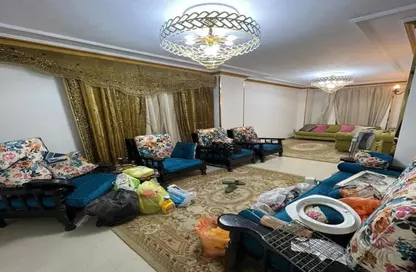 شقة - 3 غرف نوم - 2 حمامات للايجار في شارع احمد الزمر - الحي العاشر - مدينة نصر - القاهرة
