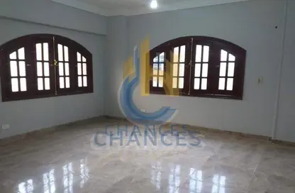 Apartment - 3 Bedrooms - 2 Bathrooms for sale in Cornish El Nile St. - Maadi - Hay El Maadi - Cairo