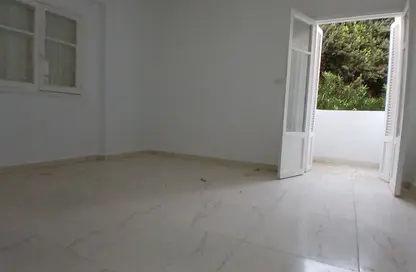 شقة - 3 غرف نوم - 1 حمام للايجار في شارع الدكتور محمد شاهين - العجوزة - الجيزة