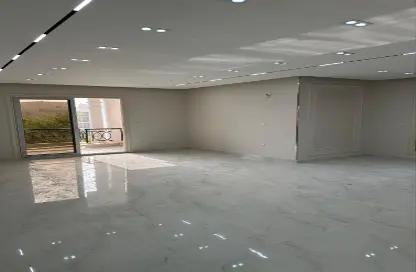 Apartment - 3 Bedrooms - 2 Bathrooms for sale in Beverly Hills Road - 17th District - Sheikh Zayed City - Giza