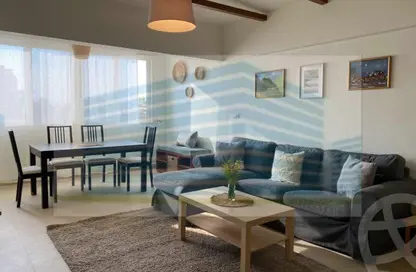 شقة - 3 غرف نوم - 2 حمامات للايجار في شارع أسطنبول-صلاح مصطفى - السلطان حسين - محطة الرمل - حي وسط - الاسكندرية