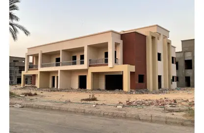 تاون هاوس - 3 غرف نوم - 3 حمامات للبيع في شارع المشير أبو غزالة - جولف سيتي - مدينة العبور - القليوبية