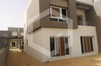 Townhouse - 3 Bedrooms - 5 Bathrooms for sale in Etapa - Sheikh Zayed Compounds - Sheikh Zayed City - Giza