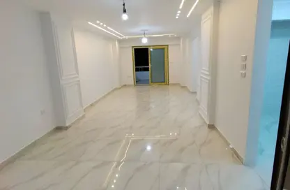 شقة - 3 غرف نوم - 2 حمامات للبيع في شارع محمد كامل الحاروني - المنطقة السادسة - مدينة نصر - القاهرة