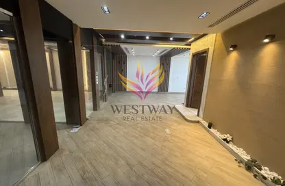 Office Space - Studio - 4 Bathrooms for rent in The portal - Beverly Hills - Sheikh Zayed Compounds - Sheikh Zayed City - Giza