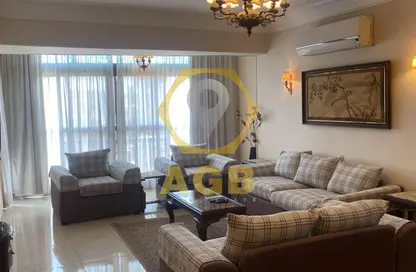 شقة - 2 غرف نوم - 1 حمام للبيع في شارع طه حسين - الزمالك - القاهرة