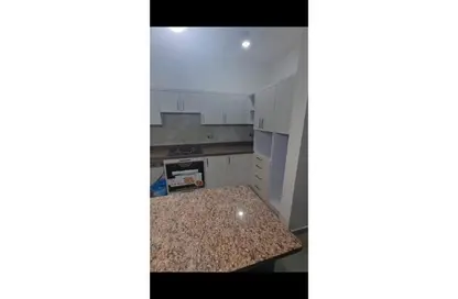 شقة - 2 غرف نوم - 2 حمامات للبيع في كمبوند البروج - كمبوندات الشروق - مدينة الشروق - القاهرة